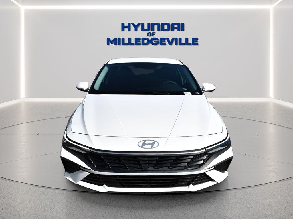 New 2026 Serenity White Hyundai SE image 7