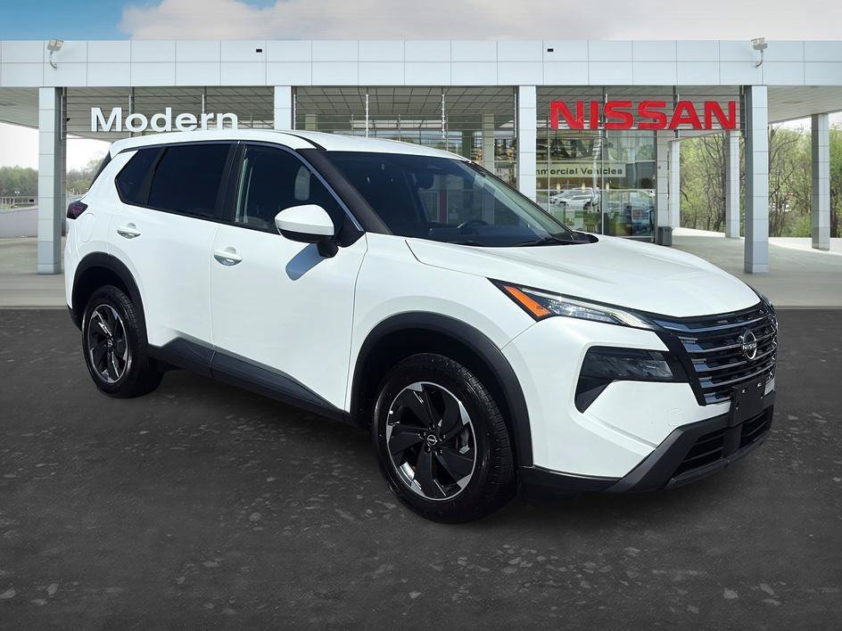 Used 2025 Everest White Pearl Nissan SV image 7