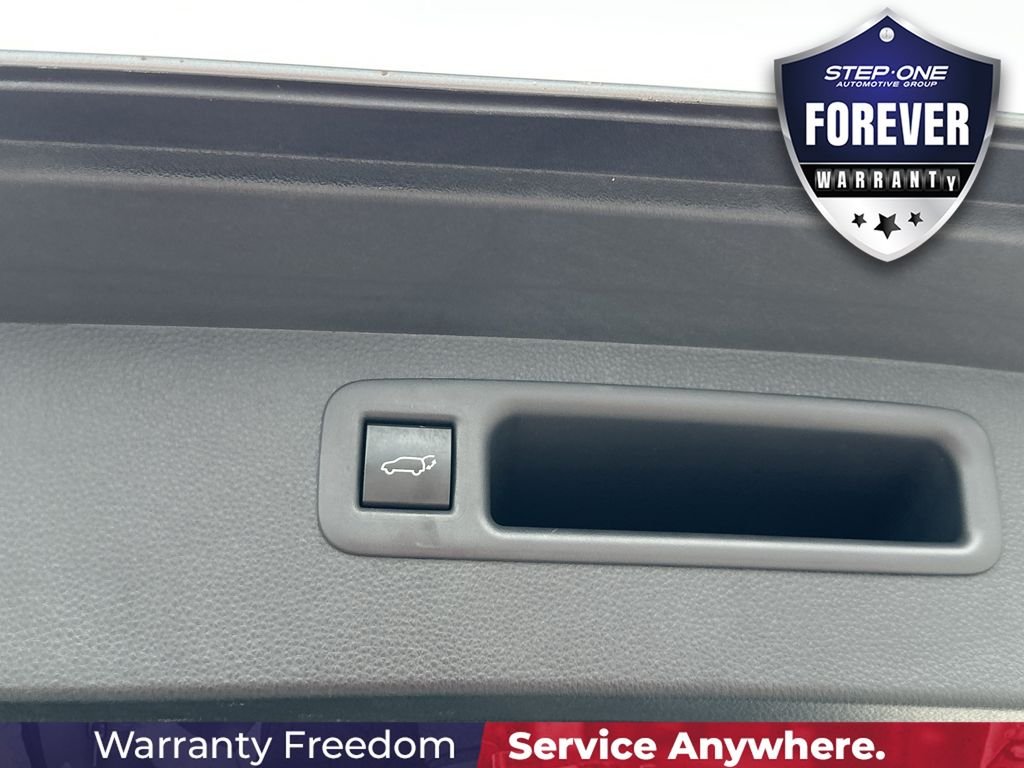 Used 2022  Toyota XLE image 33