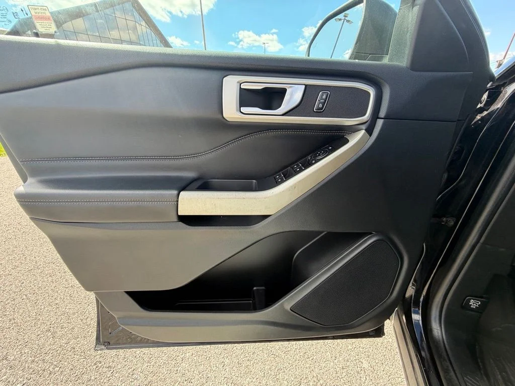Used 2023 Black Ford XLT image 14