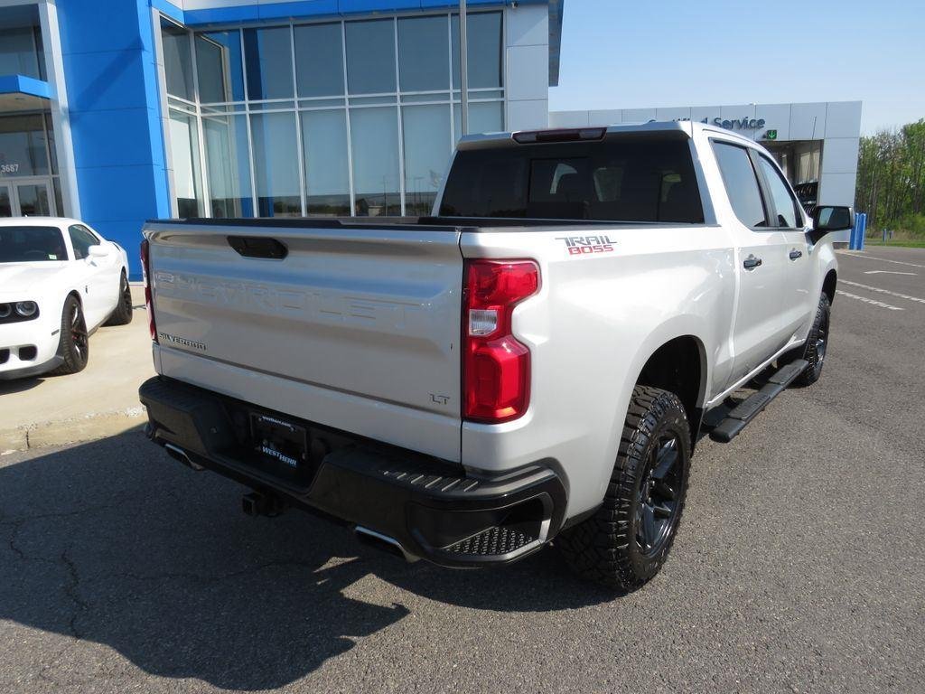 Used 2021 Silver Ice Metallic Chevrolet LT Trail Boss image 7