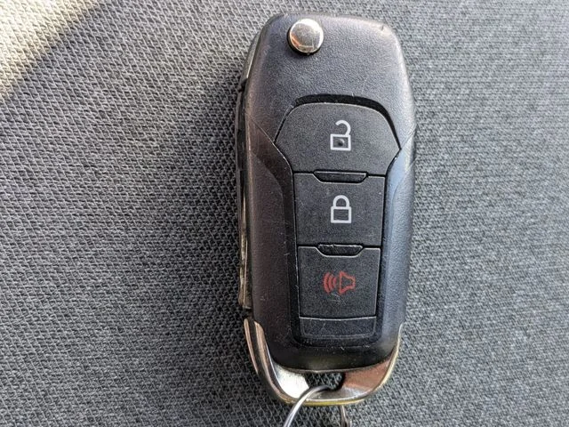Certified Used 2025 Oxford White Ford XLT image 26