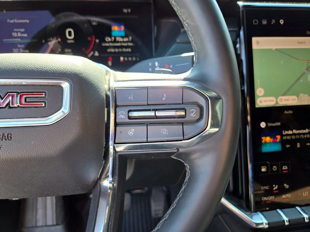 Used 2025 White GMC Elevation image 30