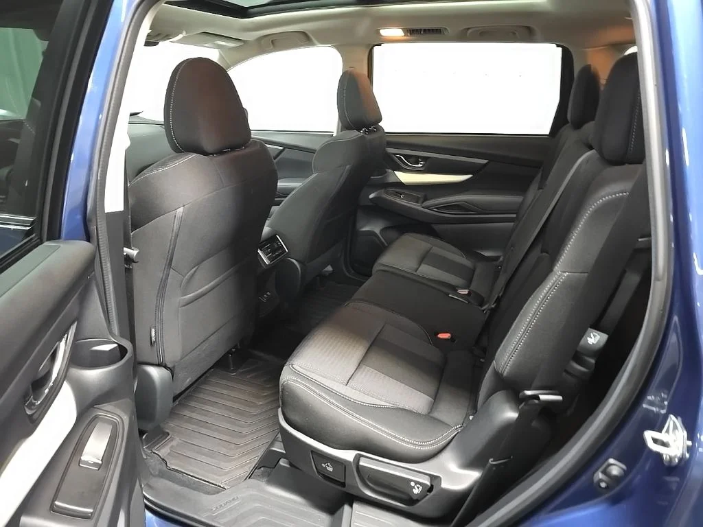 Used 2020 Blue Subaru Premium image 31