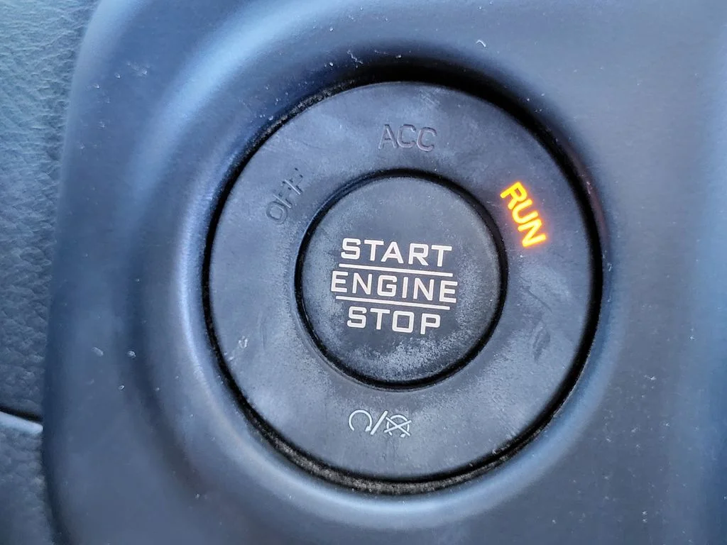 Used 2018 Mojito! Clearcoat Jeep Unlimited Sahara image 19