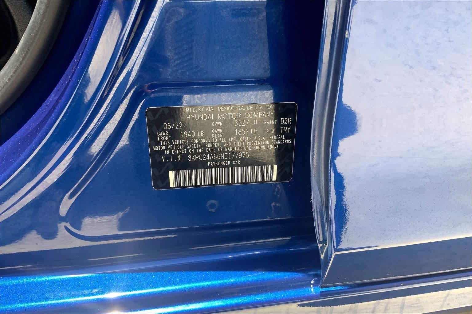 Used 2022 Admiral Blue Hyundai SE image 33