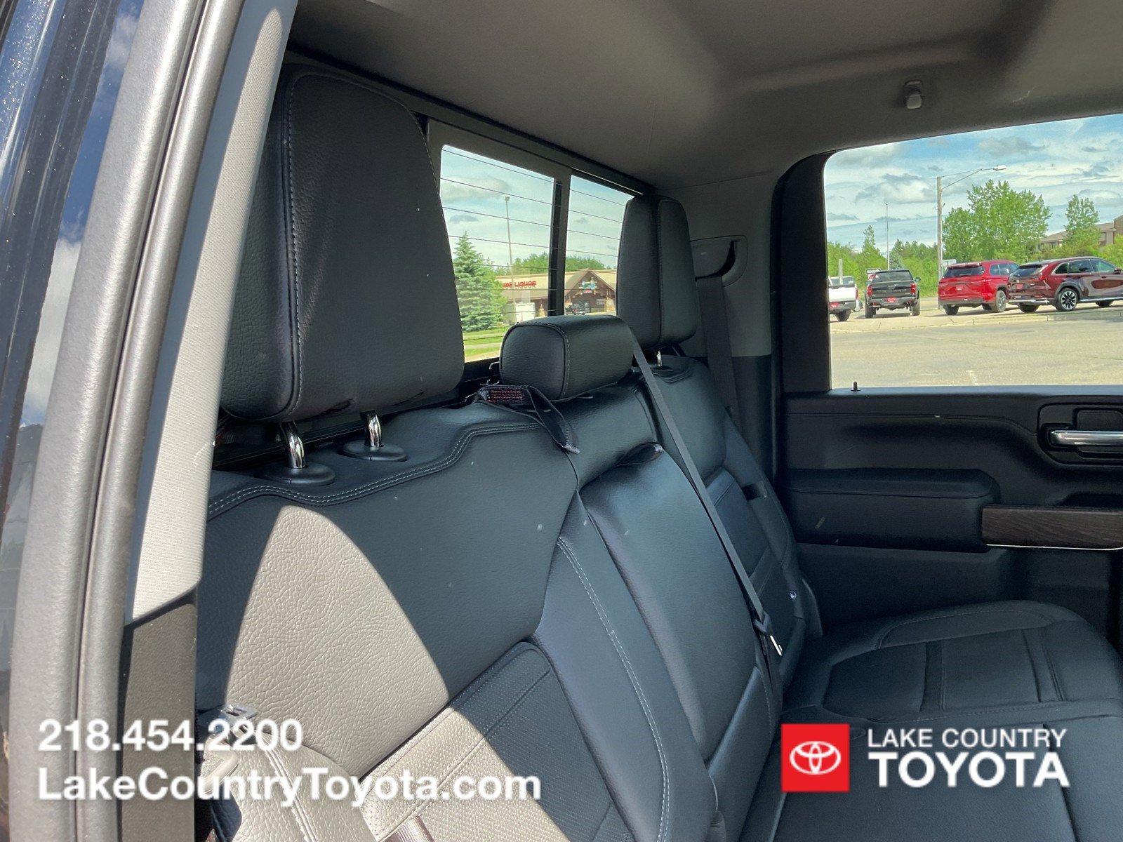 Used 2023  GMC Denali image 29