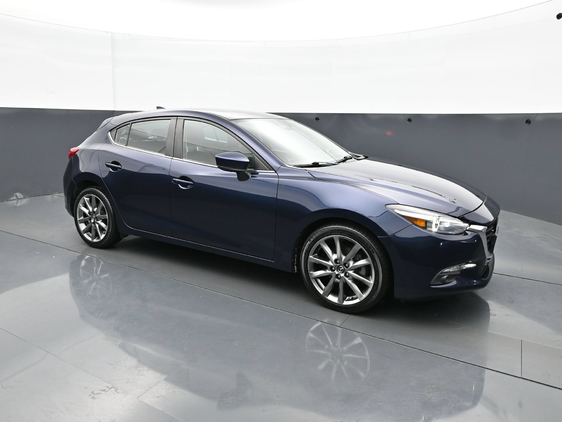 Used 2018 Deep Crystal Blue Mica Mazda Grand Touring image 11
