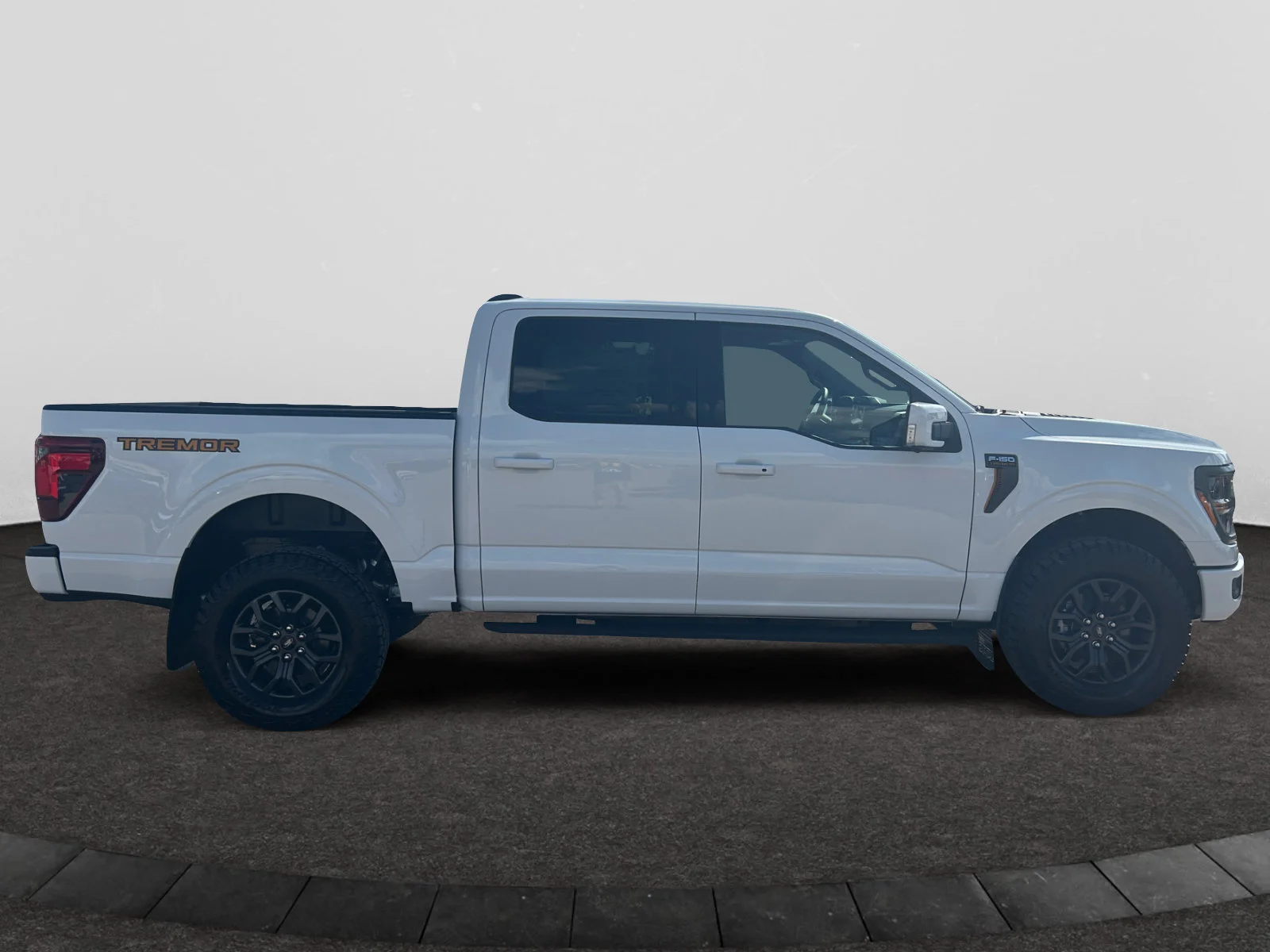 New 2026 Oxford White Ford Tremor image 6
