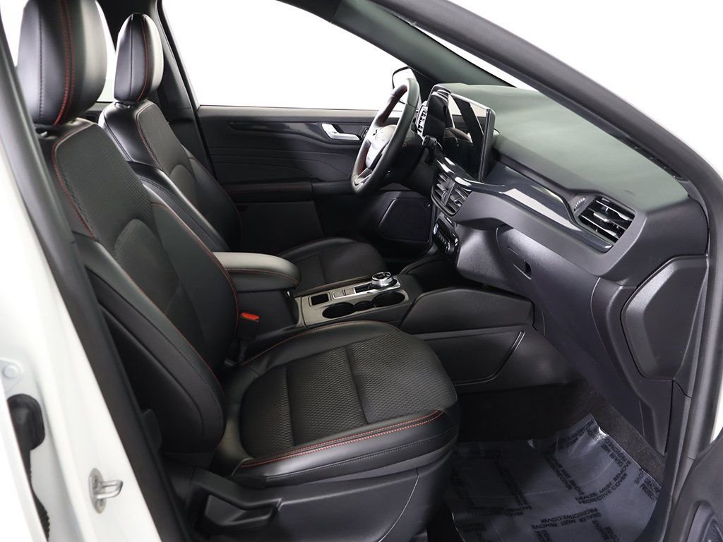 2024 Ford Escape ST-Line Select - Photo 31