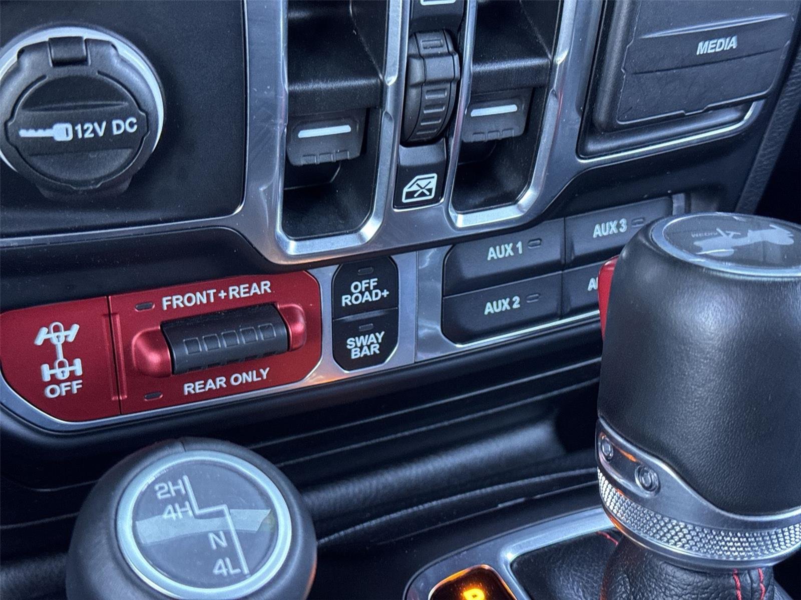 Used 2023  Jeep Rubicon image 42