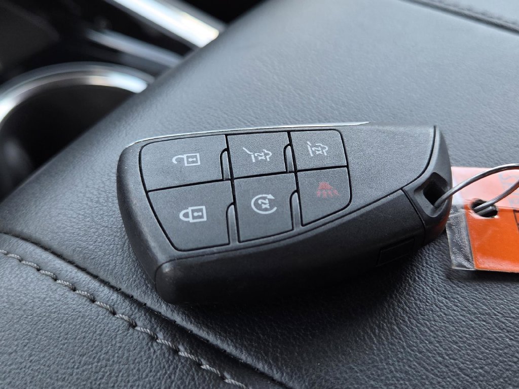 Used 2025 Black Chevrolet Z71 image 46