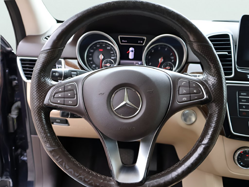 Used 2018 Brilliant Blue Metallic Mercedes-Benz GLE 350 image 32