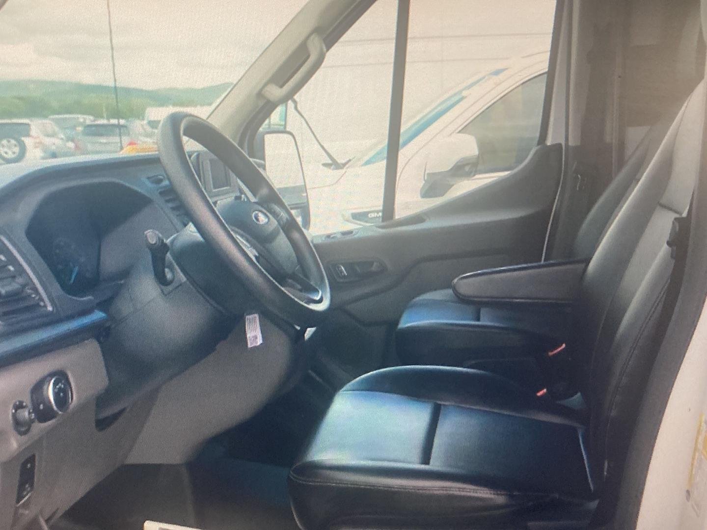 Used 2025 Oxford White Ford 250 image 2