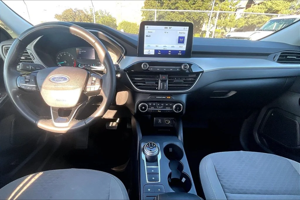 Certified Used 2022 Oxford White Ford SE image 14