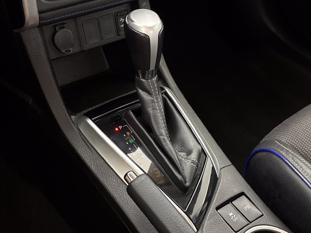 2019 Toyota Corolla SE - Photo 18