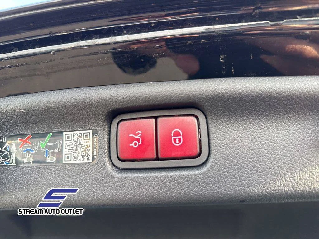 Used 2025 Black Mercedes-Benz C 300 image 35