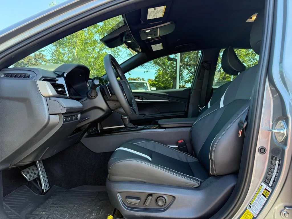 Certified Used 2025  Toyota SE image 12