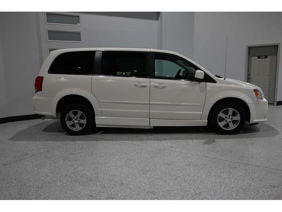 Used 2012 WHITE Dodge Crew Mobility Handicap Van image 5