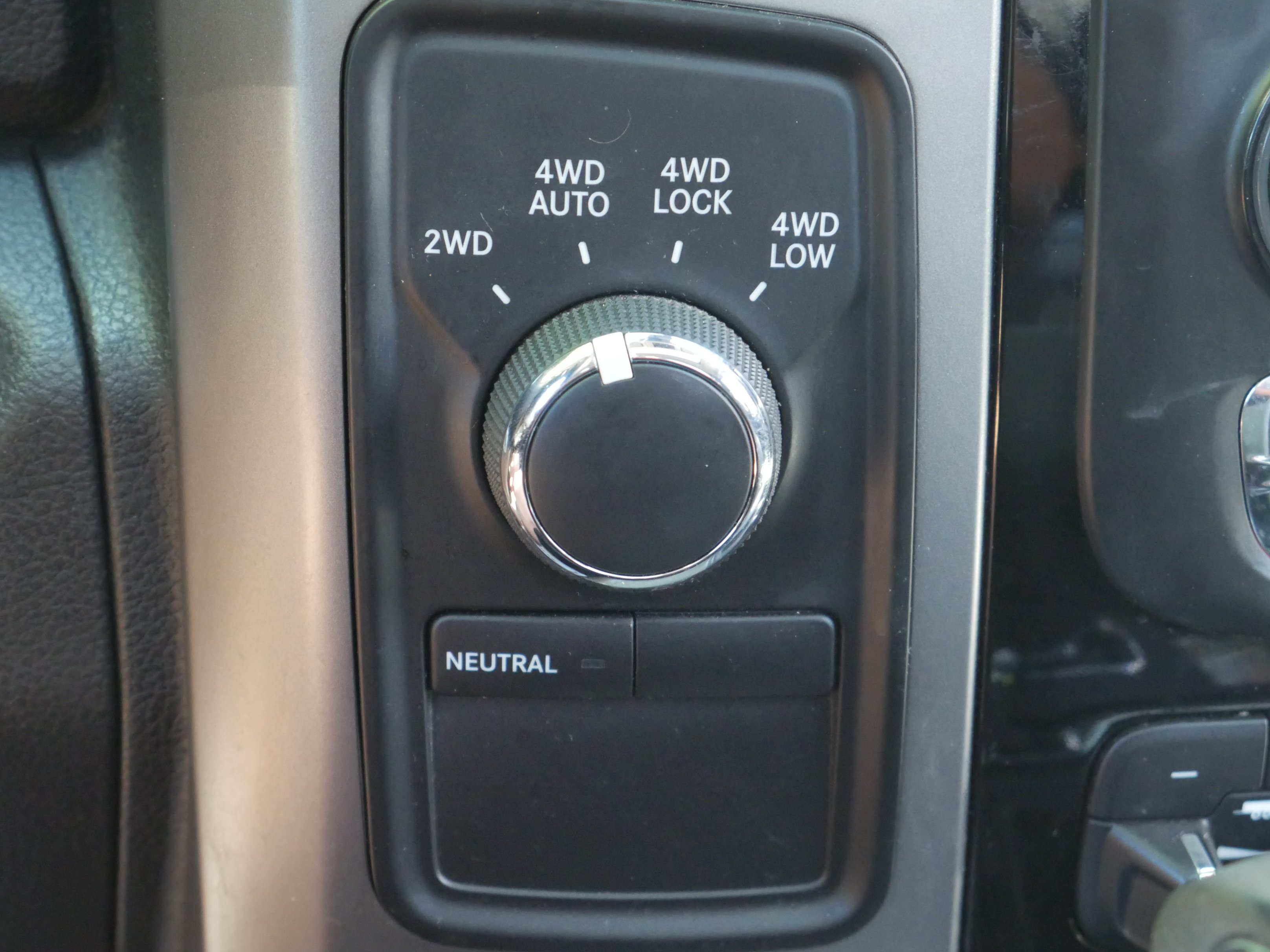 Used 2013 Bright Silver Clearcoat Metallic Ram Sport image 10