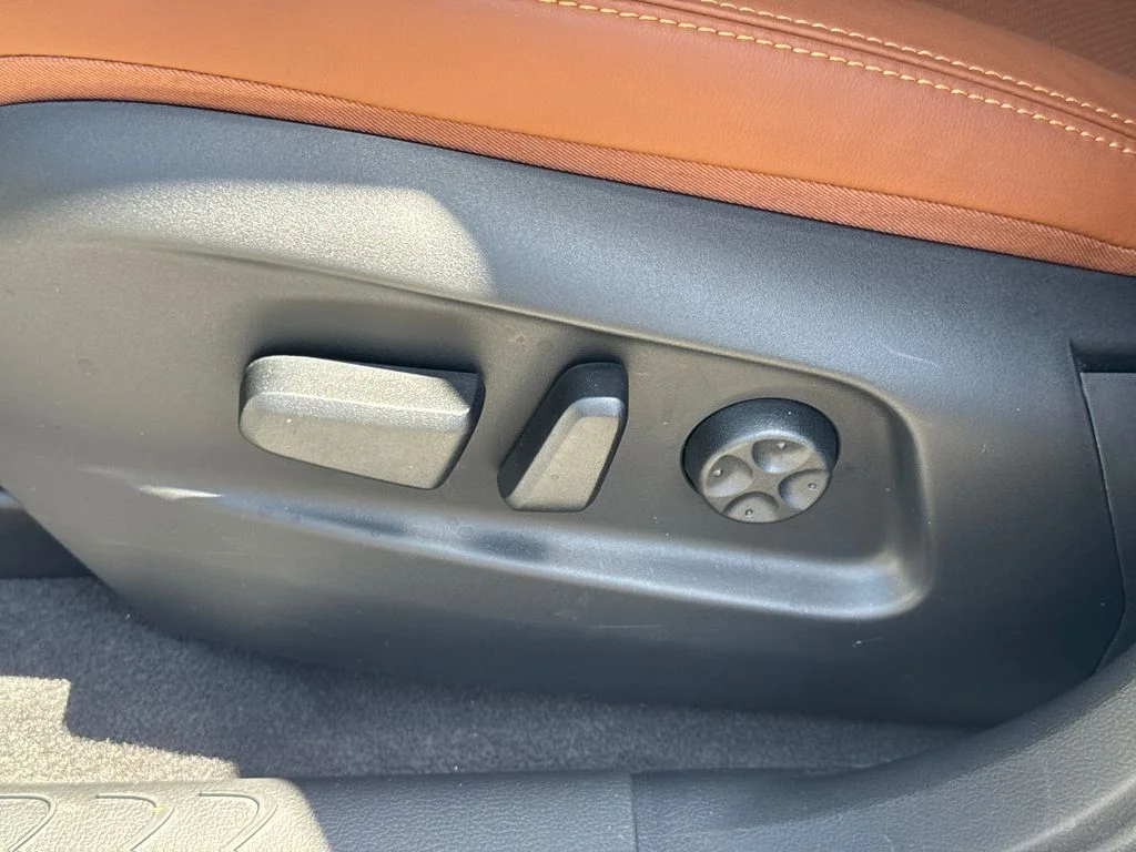 2025 VinFast VF 8 Plus - Photo 27
