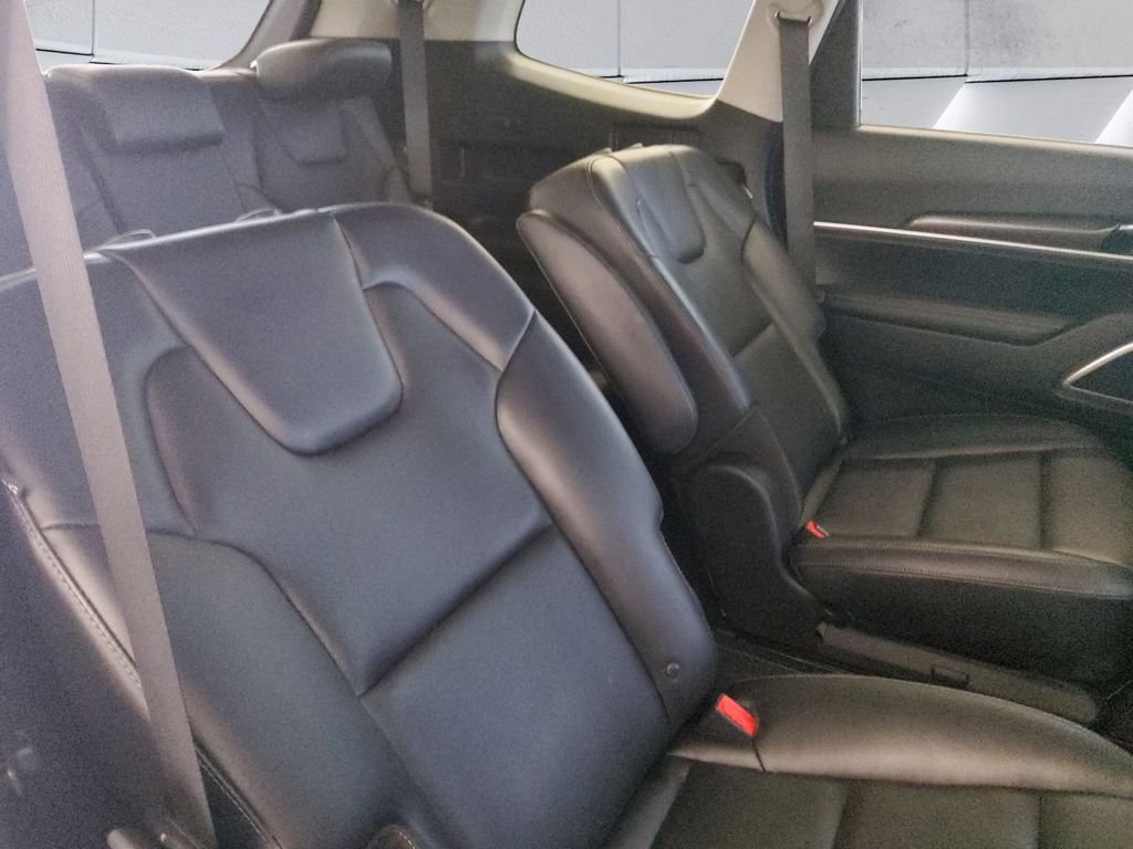 Used 2025 Black Kia S image 16