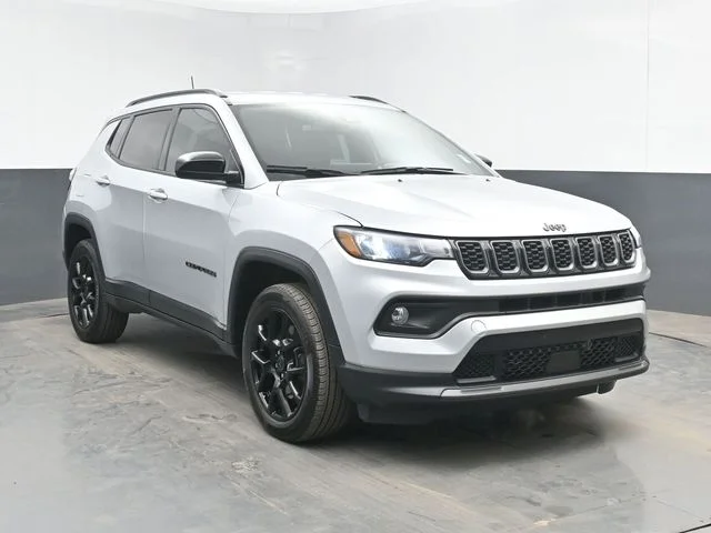Used 2025 Silver Jeep Latitude image 1
