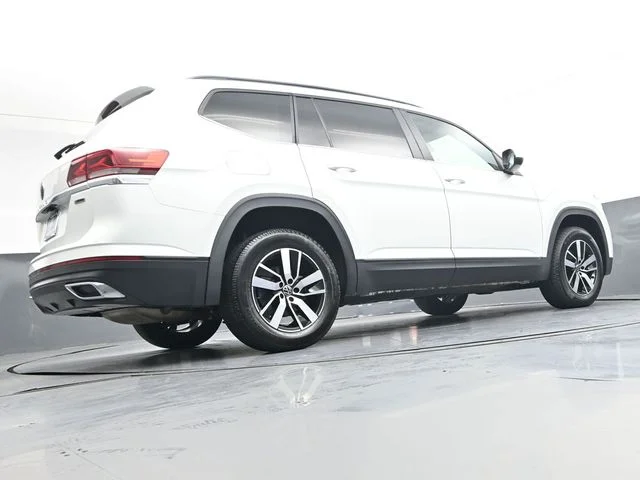 Used 2021  Volkswagen 2.0T SE image 31