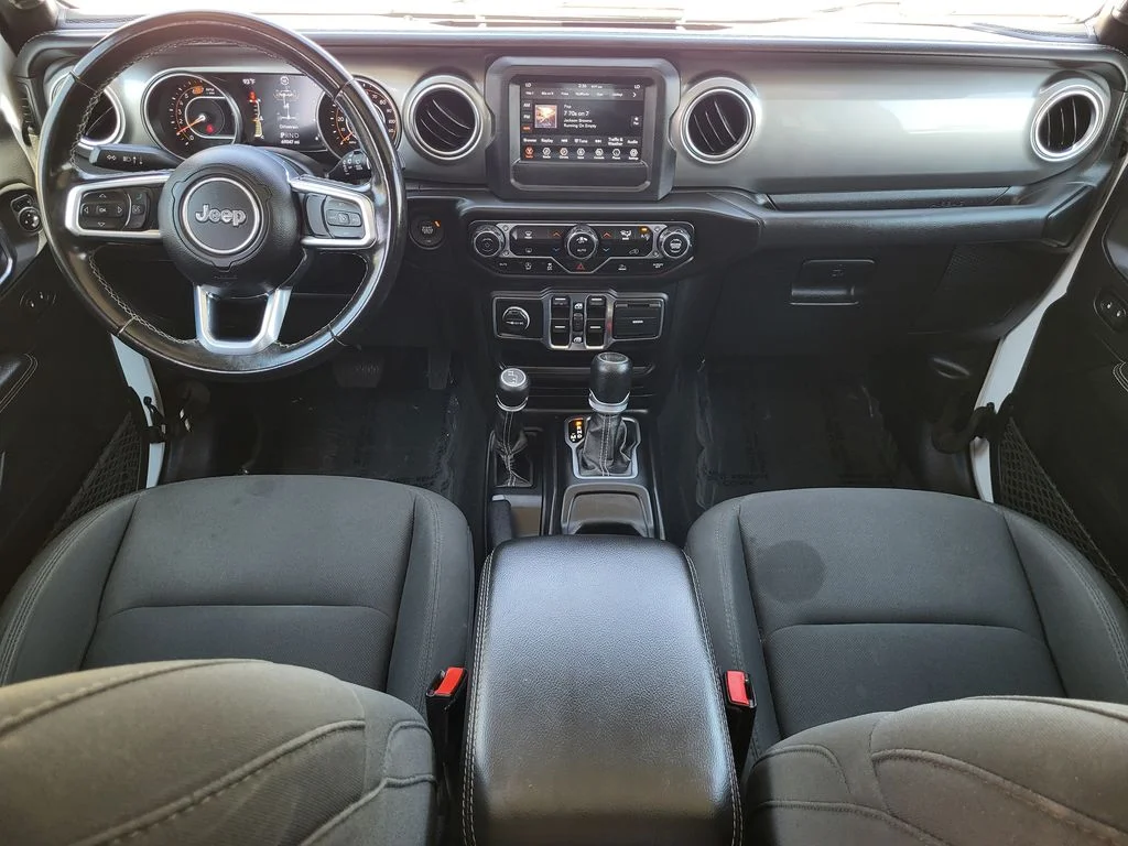 Used 2021 White Jeep Unlimited Sahara image 19