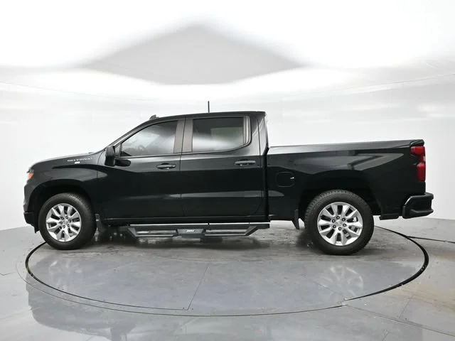 Used 2023 BLACK Chevrolet Custom image 4
