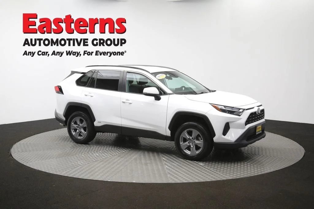 Used 2022 White Toyota XLE image 47