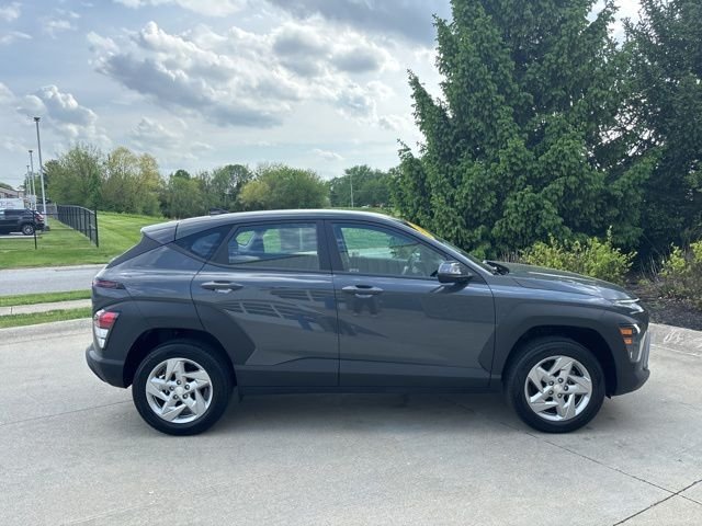 Certified Used 2025 Gray Hyundai SE image 5