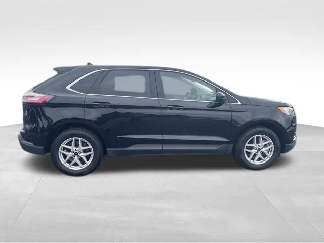 Used 2024 Black Ford SEL image 7