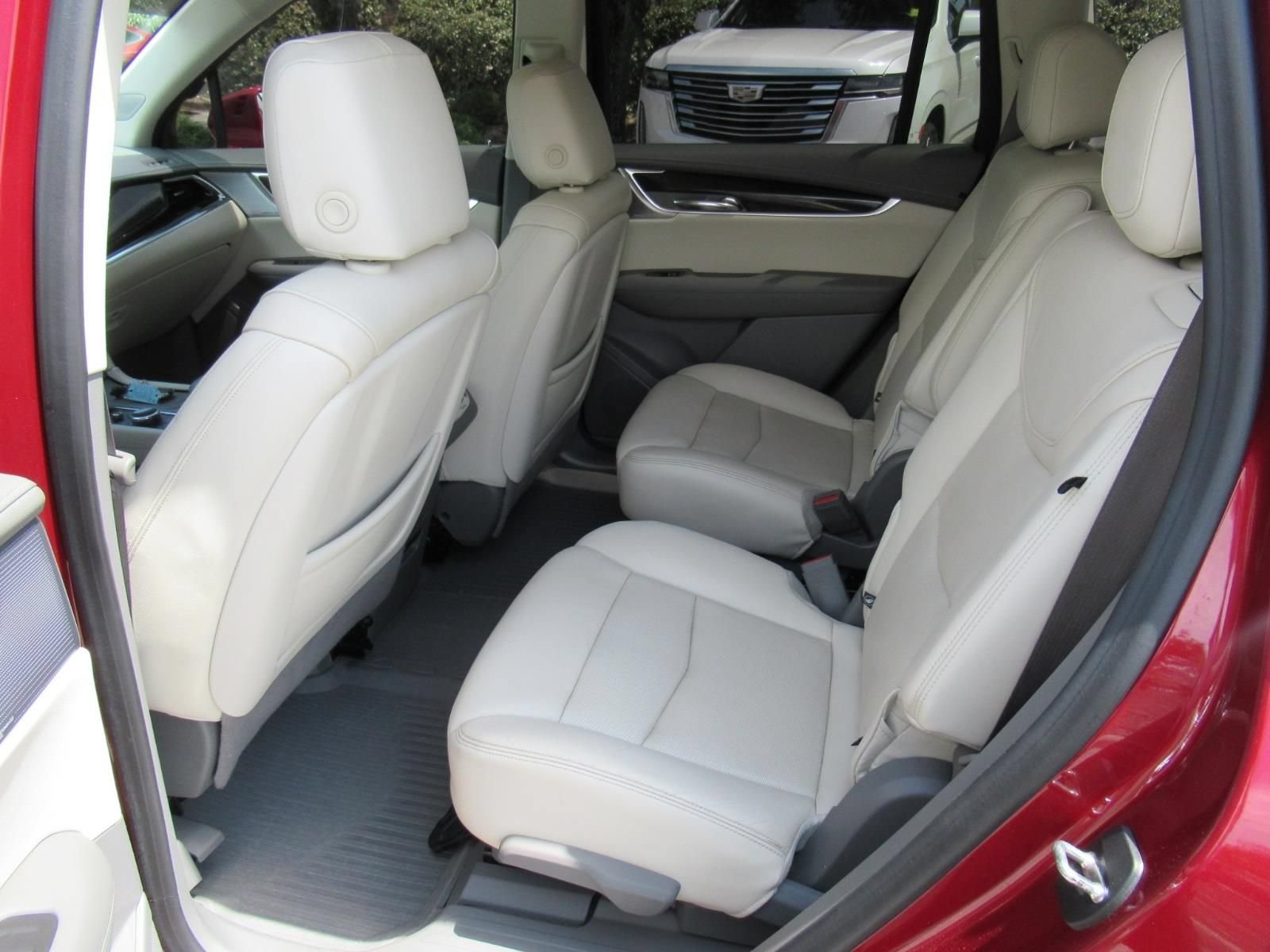 Used 2020 RED HORIZON TINTCOAT Cadillac FWD Premium Luxury image 34
