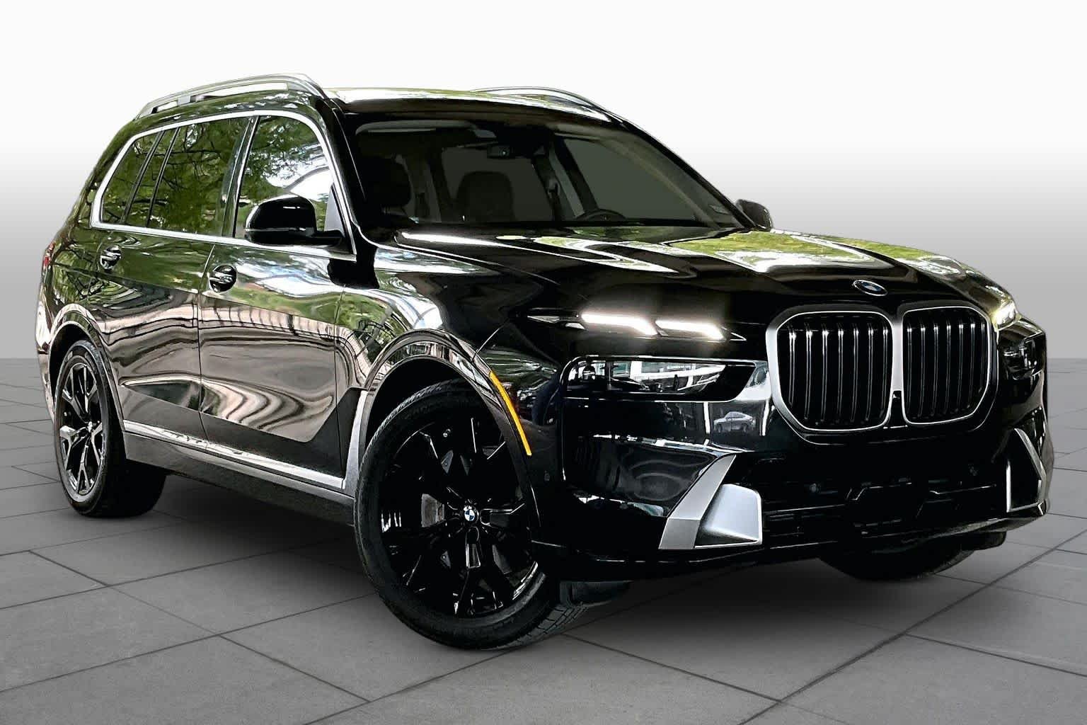 Used 2025 Black Sapphire Metallic BMW xDrive40i image 2