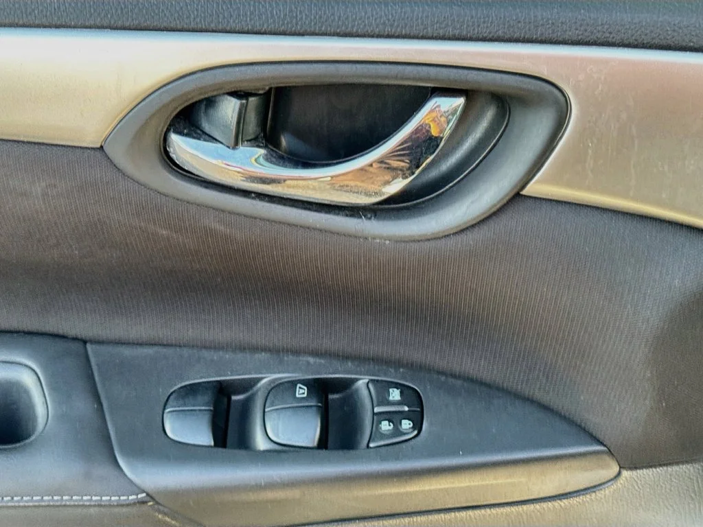 Used 2017 White Nissan S image 19