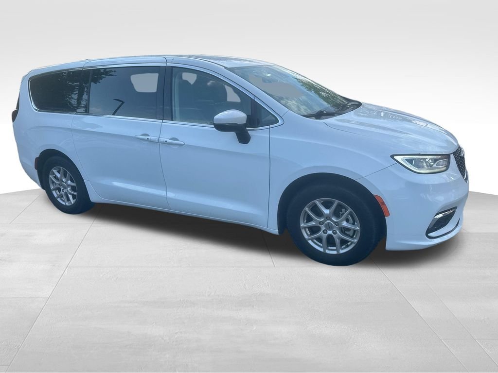 Used 2023 White Chrysler Touring L image 28