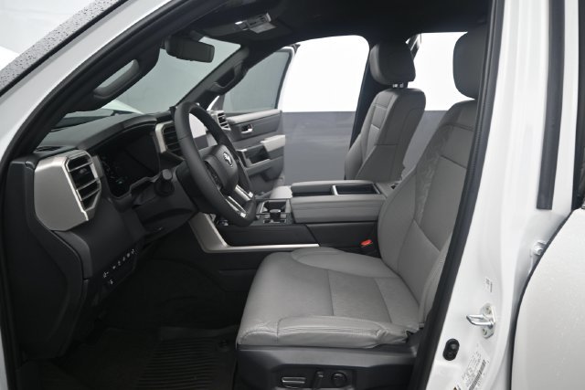 Used 2025 Wind Chill Pearl Toyota Limited image 11