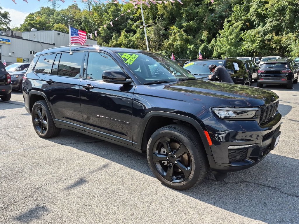 Used 2023 Black Jeep Limited image 4