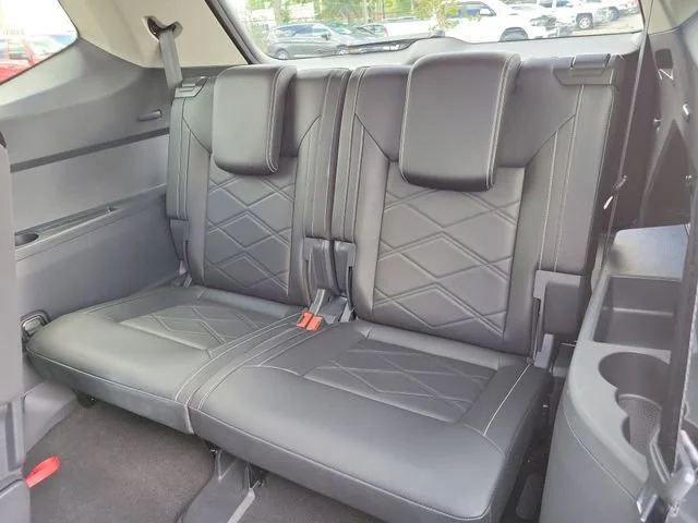 2025 Volkswagen Atlas SE w/Tech - Photo 19
