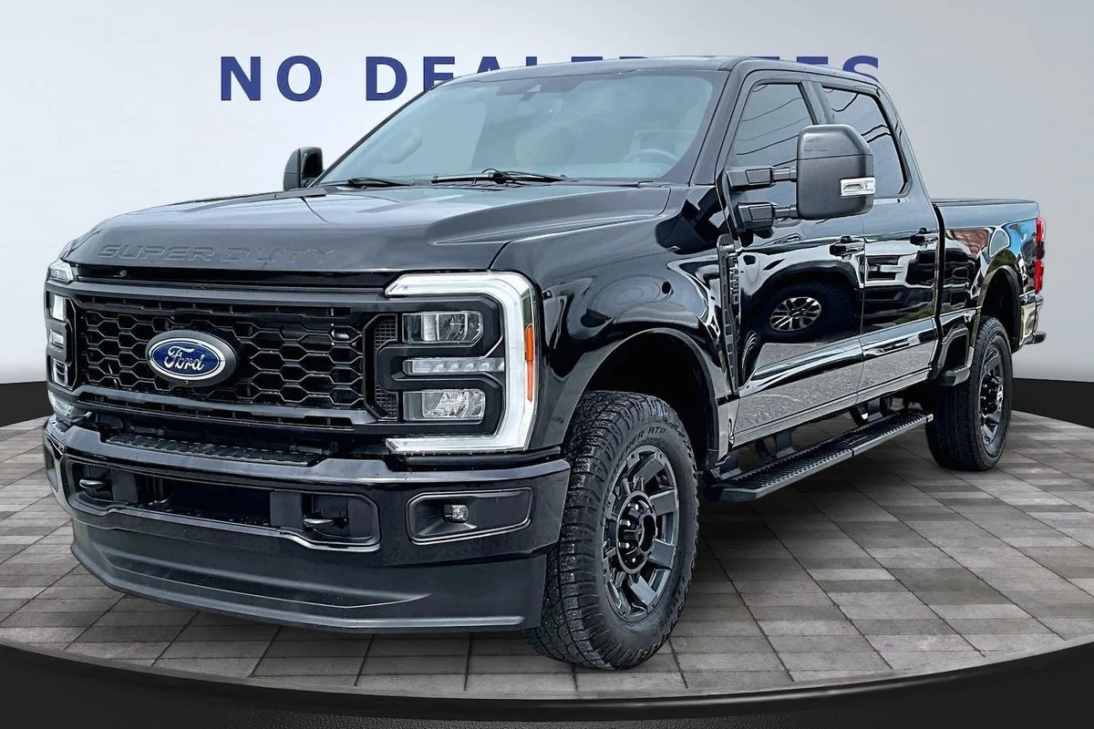 Used 2024  Ford LARIAT image 1