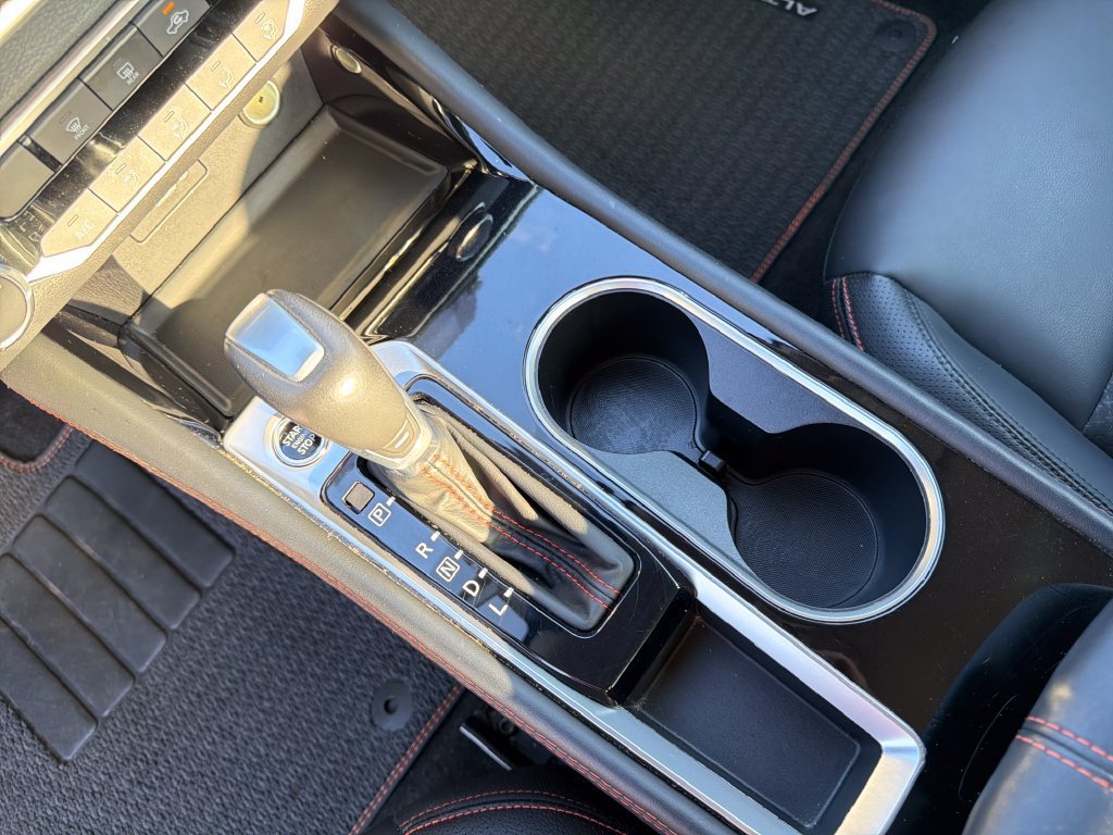 2025 Nissan Altima SR - Photo 24
