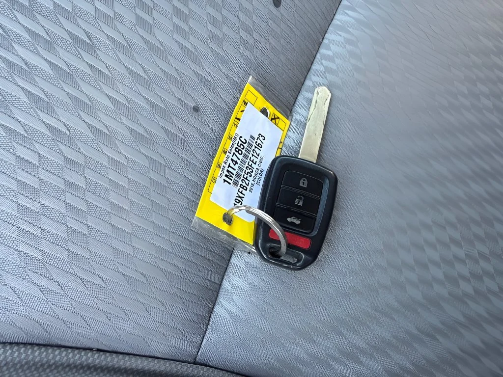Used 2015  Honda LX image 23