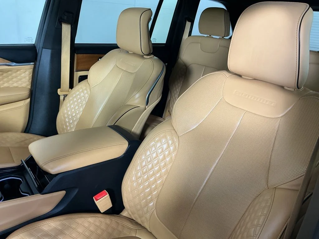 Certified Used 2023 White Jeep Summit Reserve image 10