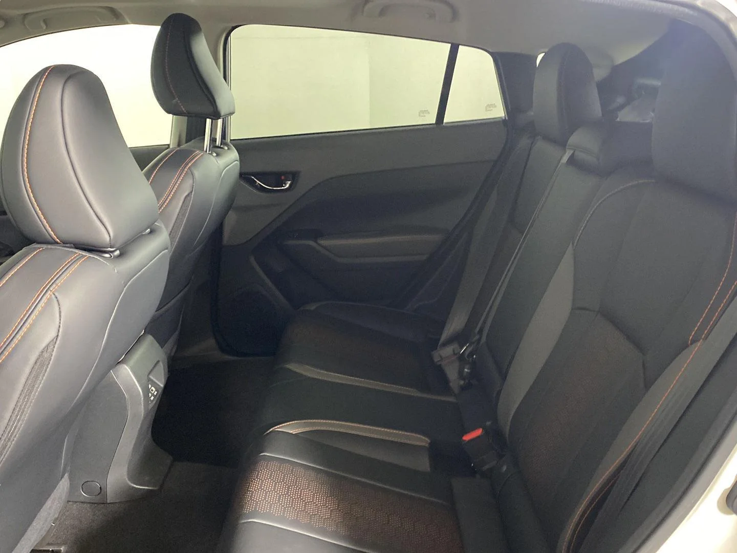 Used 2024 Crystal White Pearl Subaru Limited image 28
