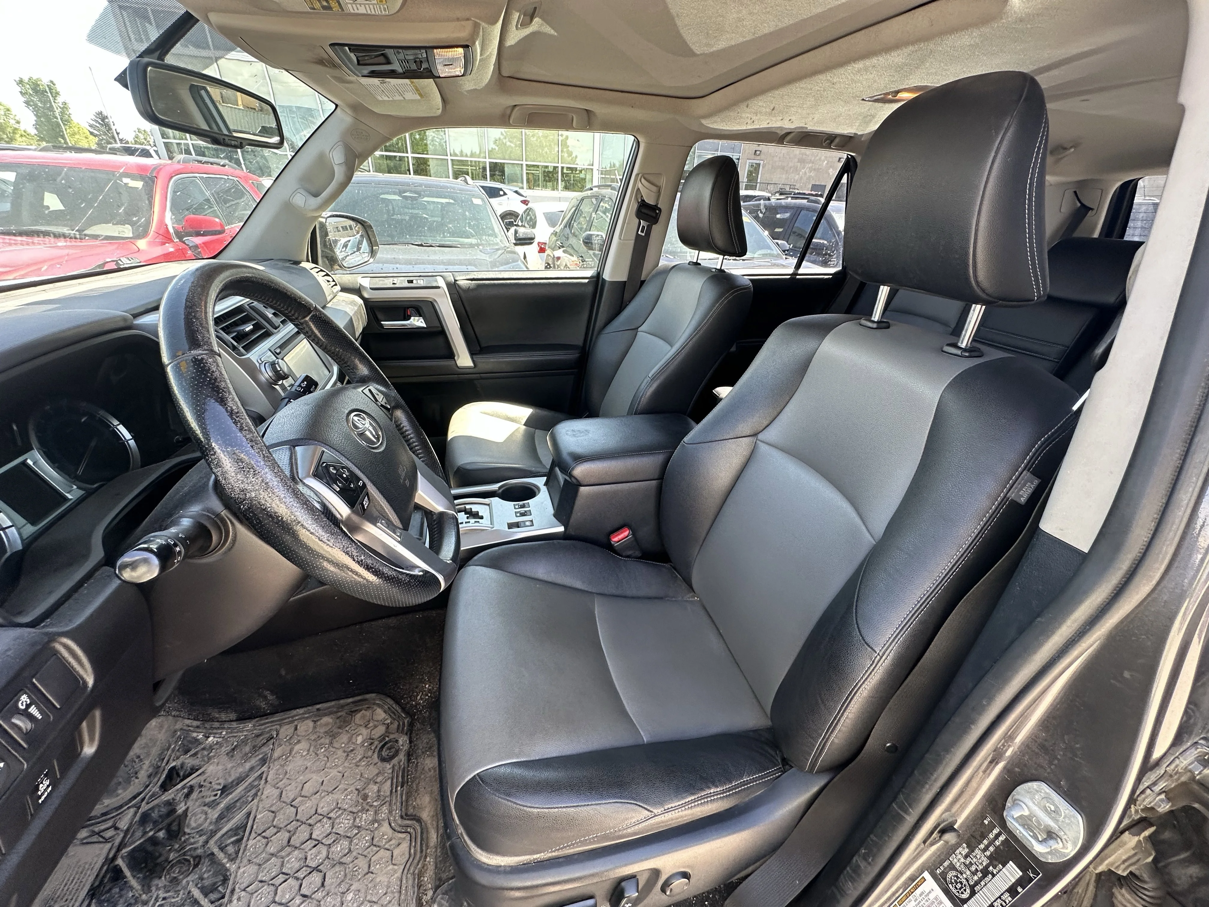 Used 2015 Gray Toyota SR5 image 10