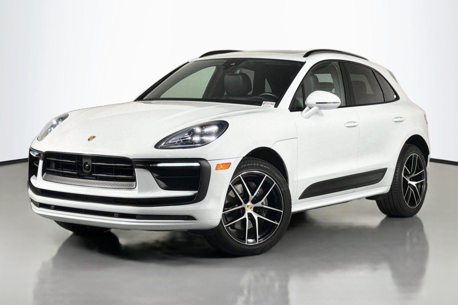 2023 Porsche Macan Base