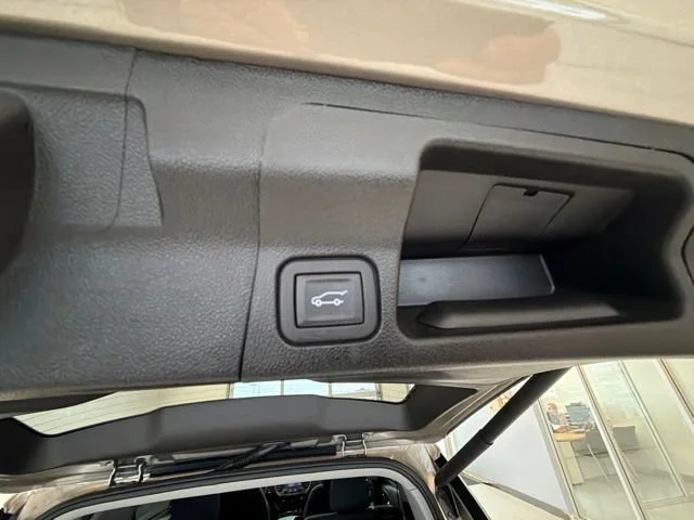 Used 2023 Light Stone Metallic GMC AT4 image 17