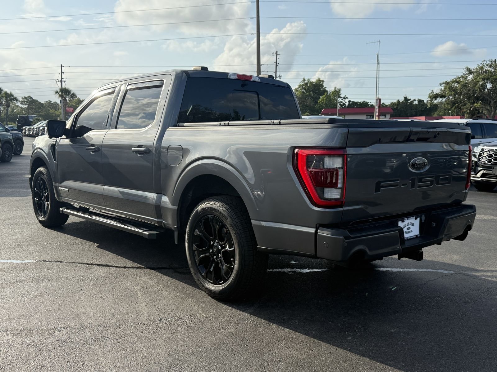 Used 2023 Gray Metallic Ford Lariat image 6