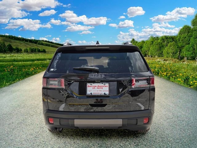 New 2026 Diamond Black Crystal Pearlcoat Jeep Laredo image 5